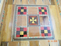 Compact folding travel size, Fine wood Chess / Backgammon Set