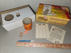 1977 Vintage PIG MANIA Dice Game Pig Stye Cup 2 Pigs Manual Pen Note Pad READ