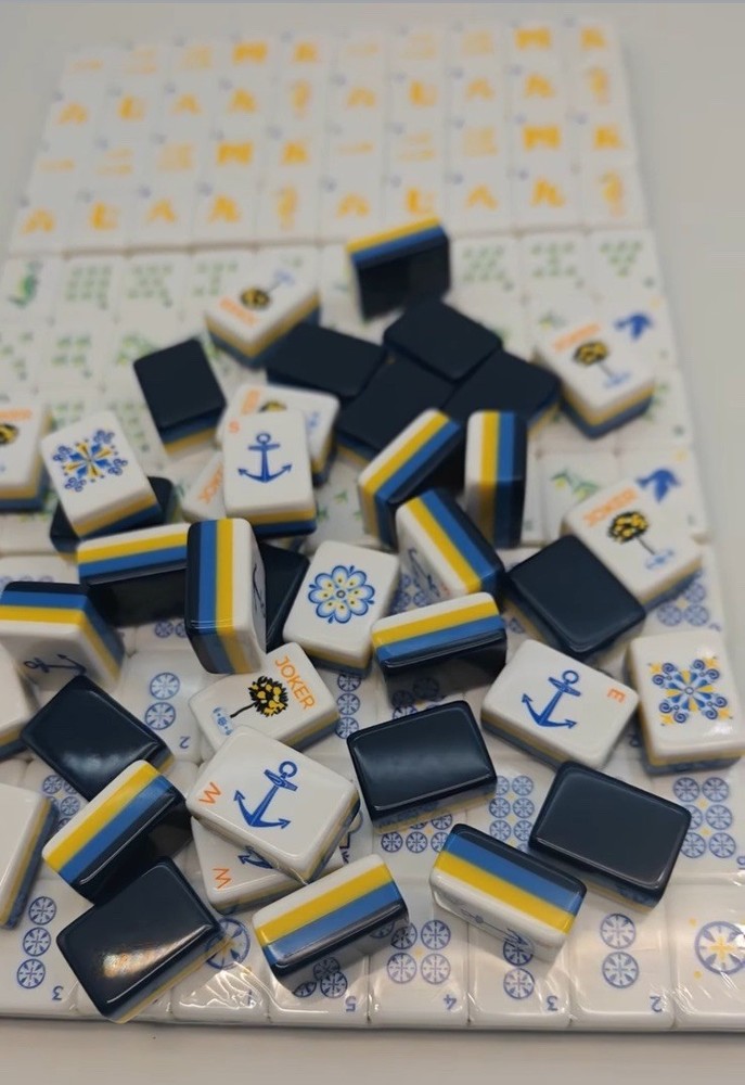 Atelier Amalfi Themed 4-Layer Blue Back American Mahjong Set