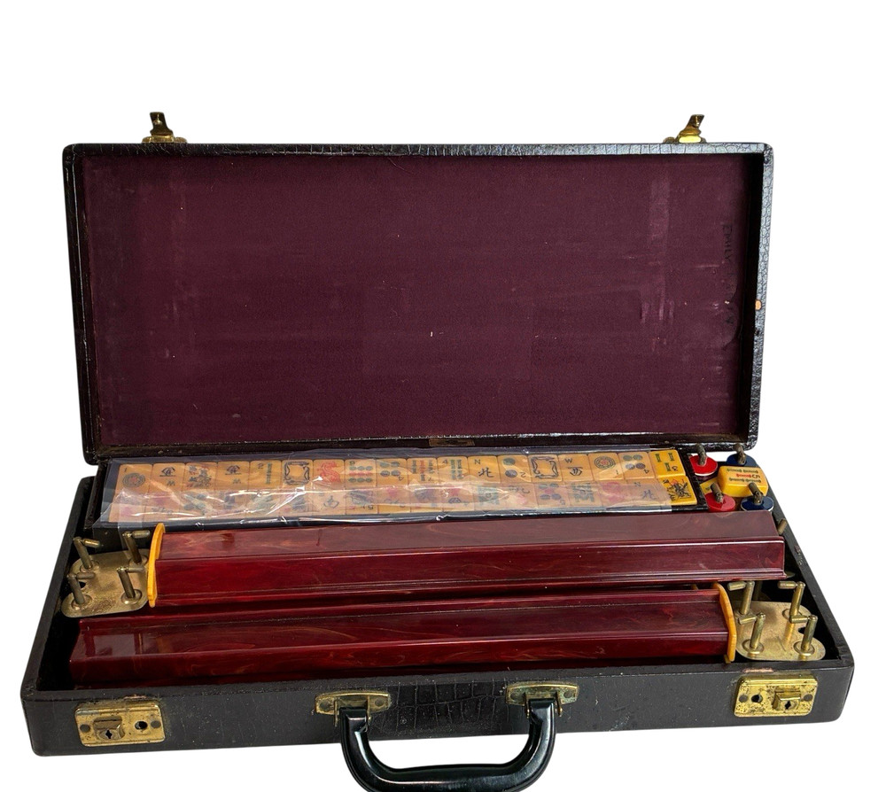 1940s Butterscotch Bakelite Mahjong Mah Jongg Set MET Games NY 148 Tiles