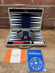 Vtg Skor-Mor Backgammon Set White blue & Grey Leather Briefcase W/Book & Manual