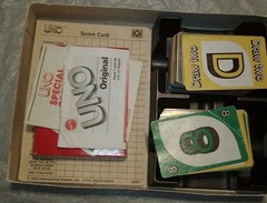Deluxe UNO game – 1978 edition 90% complete w/box missing ( -7 cards )