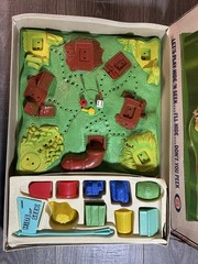 1967 Ideal Toy Corp. HIDE N’ SEEK Game In Original Box (missing Only 1 Token)
