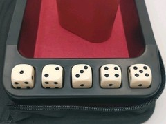 Yahtzee Deluxe Travel Edition 2003 Game Folio w/ Black Nylon Zip Case Road Trip