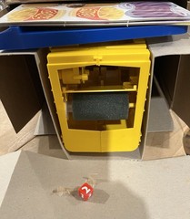 1992 Milton Bradley Eat At Ralph’s Motorized Fast Food Game COMPLETE Untested MB