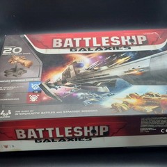 Hasbro 2011 BATTLESHIP GALAXIES Intergalactic Battles Board Game w 20 Ships