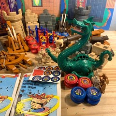 Gigantic lot of Vintage 1983 Lakeside Crossbows and Catapults – See Description