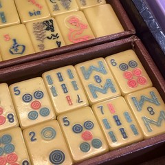 Vintage Butterscotch Bakelite Cardinal Mahjong Set 164 Tiles 5 Trays Alligator