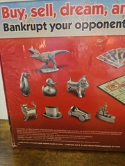 Hasbro Monopoly C1009 Classic Board Game With New Characters