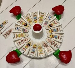 Vintage 1981 Strawberry Shortcake Berry Go Round Game Parker Brothers Incomplete