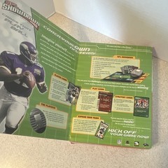 NFL Showdown 2002 Sports Card Game Complete unopened