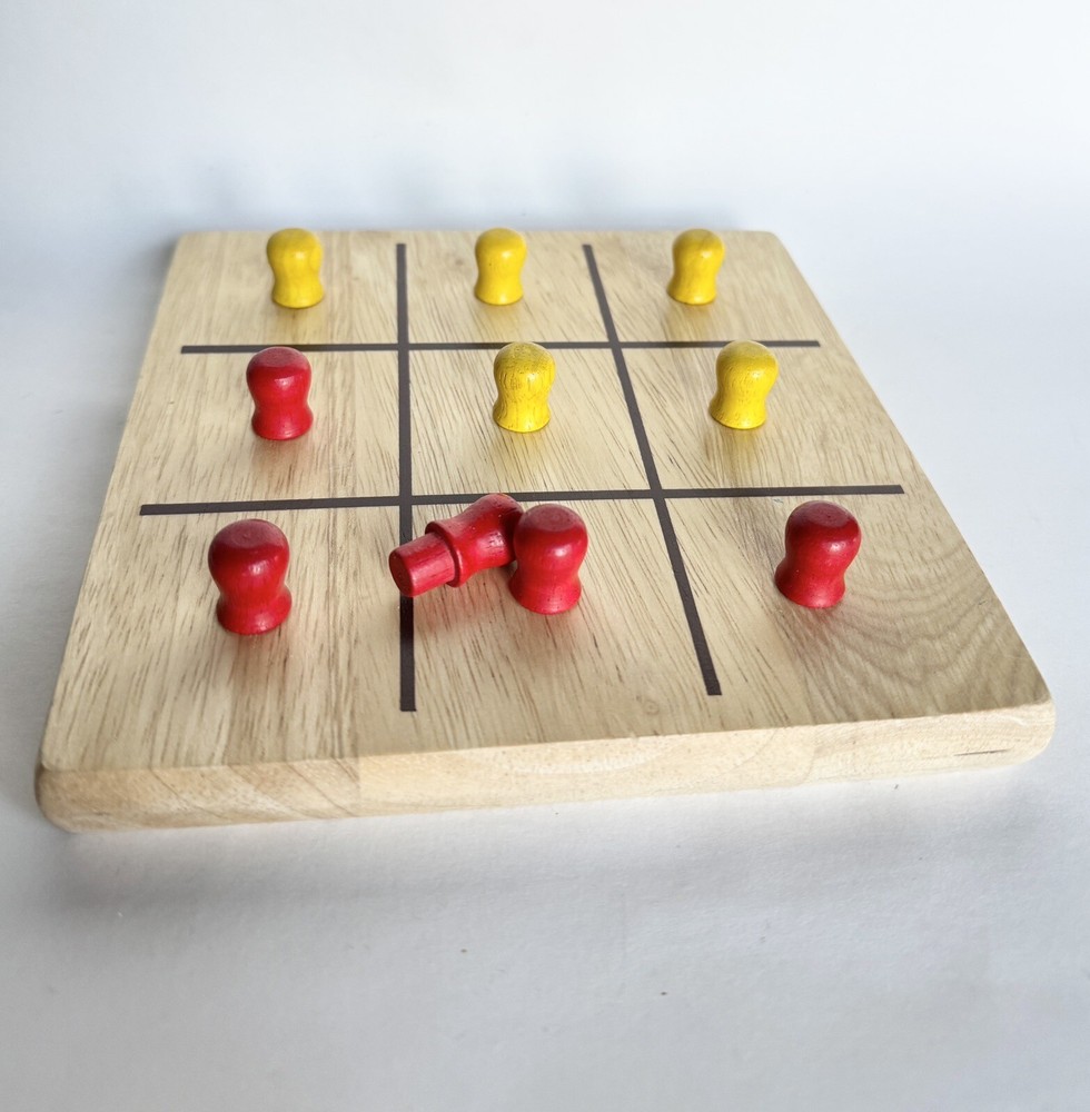 Vintage tic tac toe game Wooden Wood 10 Red Yellow Pegs Toy