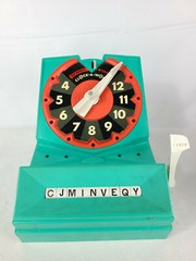 Topper Toys Clock-A-Word No. 7000 Retro circa 1966 (ZD) (I7)