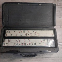 Vintage Mah-Jongg Game Set Mah Jong 152 Tiles w 4 Racks