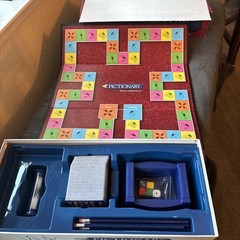 Pictionary The Game of Quick Draw Hasbro 2000 NIB Get Together Games-Mint cond.