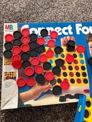 1986 Vintage CONNECT FOUR Game Milton Bradley 99% Complete – Only Missing Manual