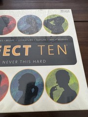 The Perfect Ten University Games Trivia Board Game 2 to 6 Players 12+ NEW 2003
