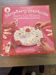 Strawberry Shortcake Vintage 80’s Complete Berry Go Round Game Retro Kids