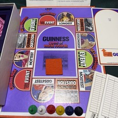 Vintage Guinness Game of World Records Board GAME 1975 Parker Brothers COMPLETE
