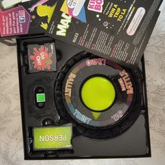 MAD MOVES GAME PLAY MONSTER DANCE LIKE YOU HAVE NEVER DANCED BEFORE Sealed Cards