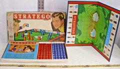 STRATEGO WAR STRATEGY BOARD GAME MILTON BRADLEY 1961 BOXED COMPLETE