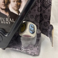 New Supernatural Join The Hunt Trivial Pursuit USAopoly Hasbro TV Winchesters