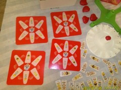 VINTAGE STRAWBERRY SHORTCAKE BERRY-GO-ROUND GAME