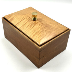House of Chess Grand Master Staunton Set 3-3/4″ King 2 Queens Acacia Boxwood