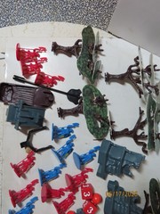 1994 Pressman Weapons & Warriors Castle Combat Set Board Game Almost Complete