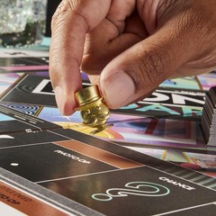 Monopoly: Board Crawl – Hasbro