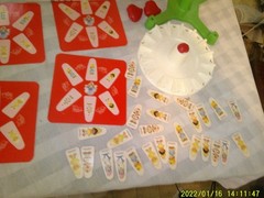 VINTAGE STRAWBERRY SHORTCAKE BERRY-GO-ROUND GAME