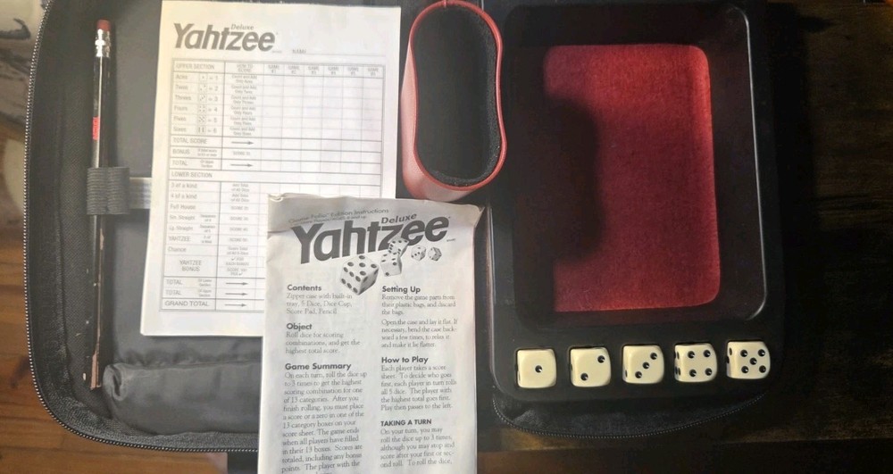 Yahtzee Deluxe Travel Edition 2003 Game Folio w/ Black Nylon Zip Case