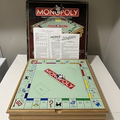 🔥 Vintage 2007 Monopoly, Scrabble & 4 Classic Games Solid Wood Cabinet 🔥