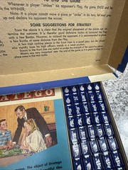 Vintage Stratego Board Game Milton Bradley 4916 Complete Red Blue Pieces