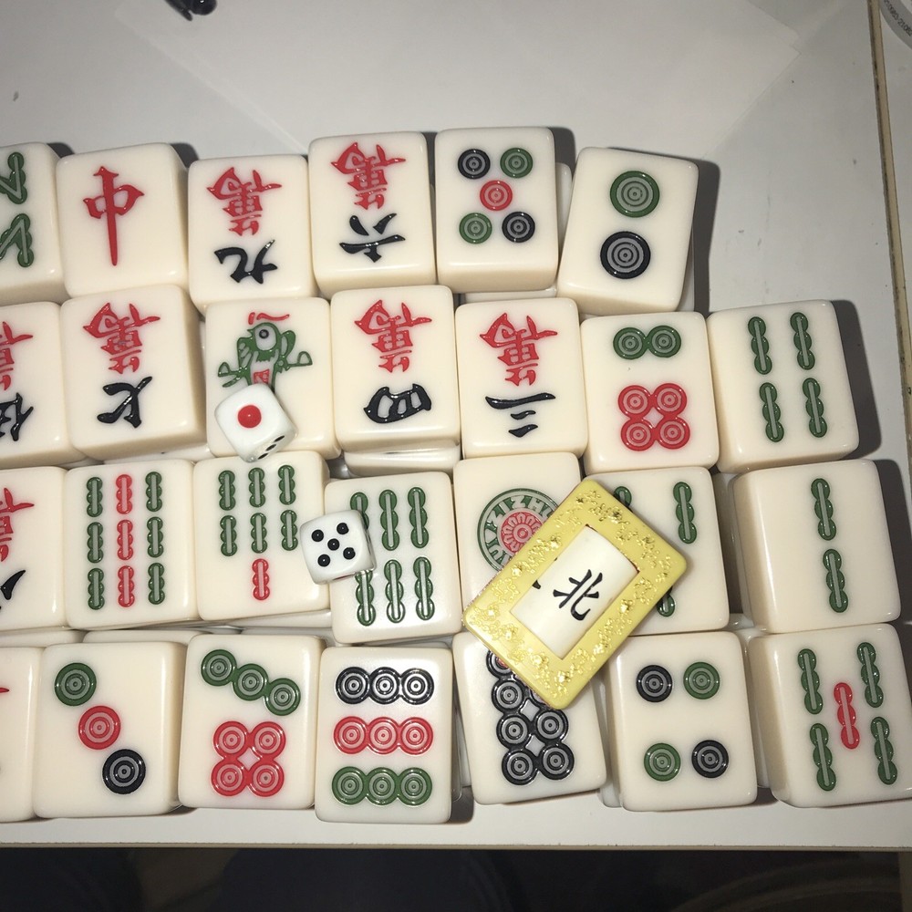 Mah-Jong Set 108 Tiles Unknown Brand W/ Roller & Soft Sided Red Case + Dice (2)