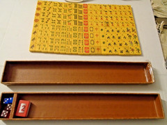 Vintage Mah Jongg MAH-JONGG set includes 152+7 tiles Case and 4 playing trays