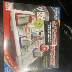 ThinkFun Laser Maze Beam Bending Logic Board Game 60 Challenges (Sealed)