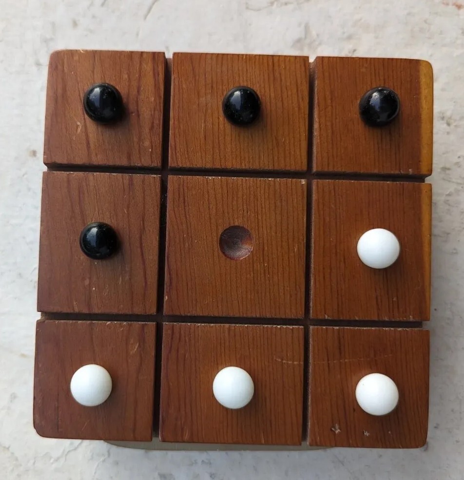 Vintage Handmade Knotty Tic Tac Toe Stained Wood 50s Black & White Marbles 5.5