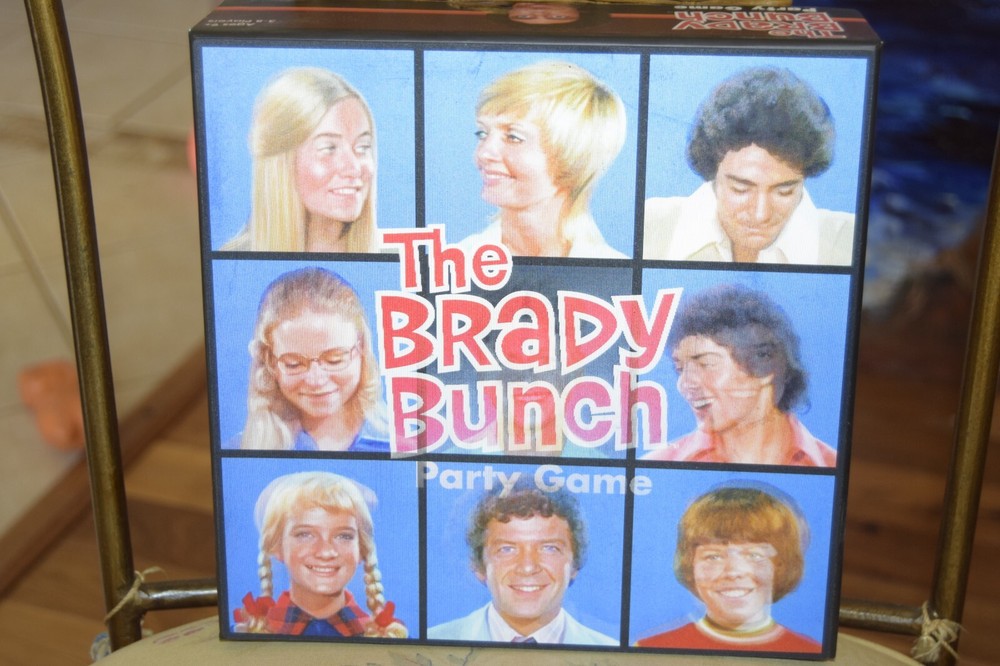 New & Sealed! The Brady Bunch Party Game 3 to 8 Players