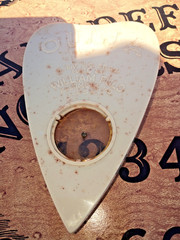 Pre Parker Bros Ouija Board William Fuld Baltimore 1960s w Box/ Planchette RARE