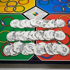 Faces in the Crowd Board Game Piatnik Made in Austria 1987 VTG Complete
