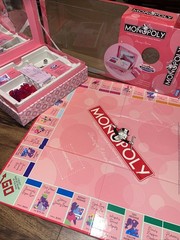 Monopoly Boutique Edition 2007 Toys R Us Exclusive Pink Keepsake Box RARE