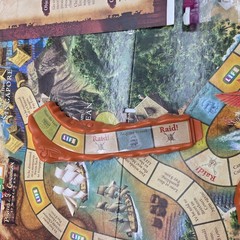 The Game of Life Pirates of the Caribbean At World’s End Board Game COMPLETE