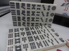 Yellow Mountain Imports Japanese Riichi Mahjong Set Yellow / White Brand New!!!