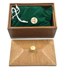 House of Chess Grand Master Staunton Set 3-3/4″ King 2 Queens Acacia Boxwood