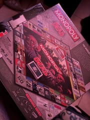 USAopoly Monopoly The Walking Dead Board Game – APR132229