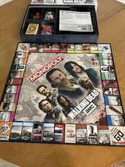 USAopoly AMC The Walking Dead Monopoly Board 100% Complete Damaged Box
