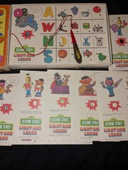 Vtg 1977 Sesame Street Light and Learn Quiz Game Kids Ages 4-7 USA Toy Works