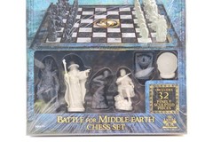 The Noble Collection Lord Of The Rings Chess Set Battle For Middle-Earth
