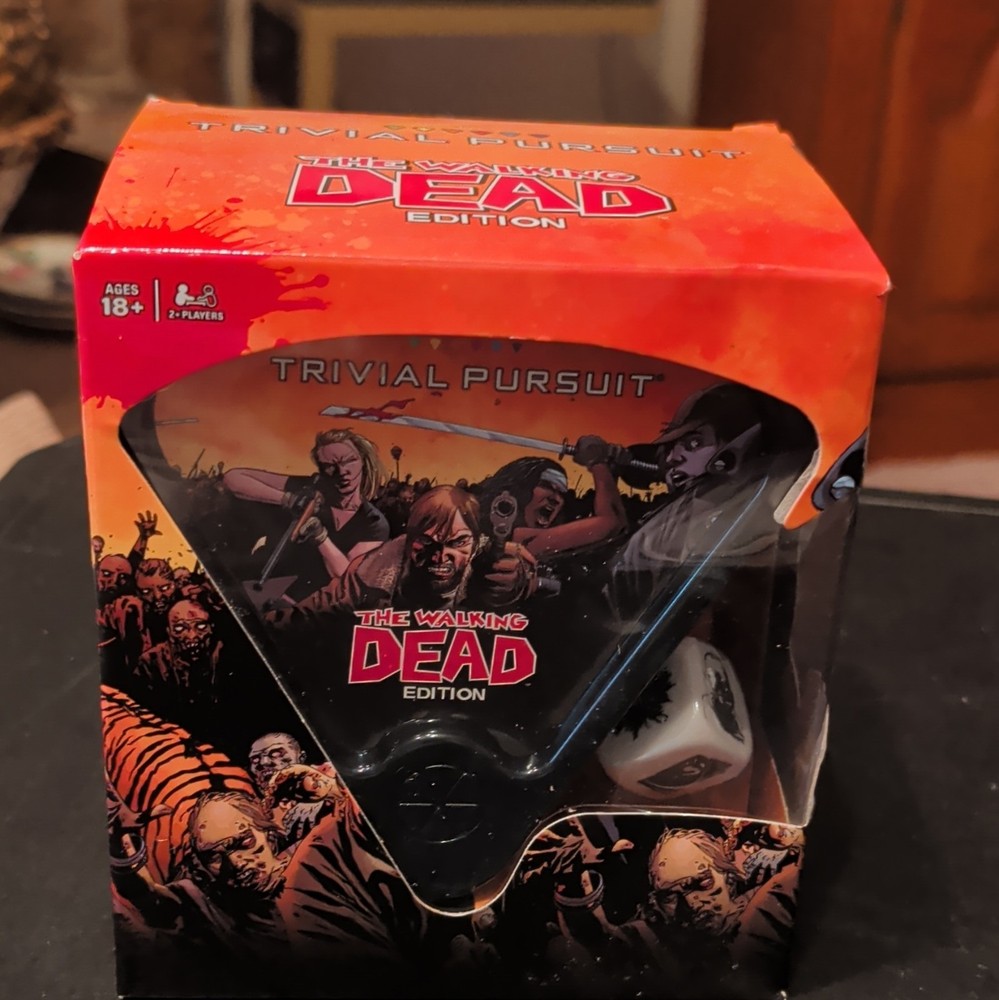 USAopoly Trivial Pursuit The Walking Dead Edition Trivia Card Game 2016 18+ 2+